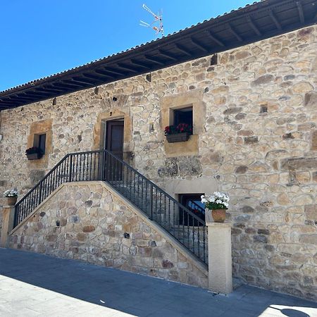 Apartamentos San Roque Arenas De Cabrales Exterior photo